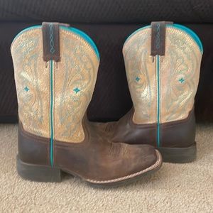 Girls Size 1 Ariat Boots 🥾